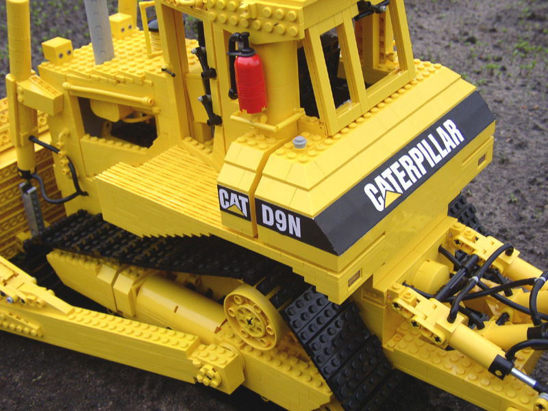 cat_d9n_details_09.jpg