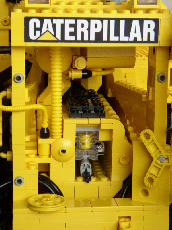 cat_d9n_engine_04.jpg