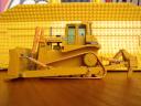 cat_d9n_diecast_01.jpg