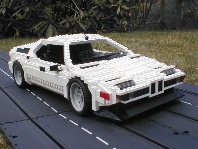 bmw_m1_view11.jpg