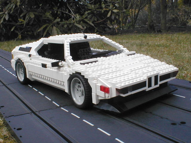 bmw_m1_view12.jpg