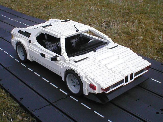 bmw_m1_view13.jpg