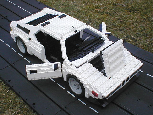 bmw_m1_view7.jpg