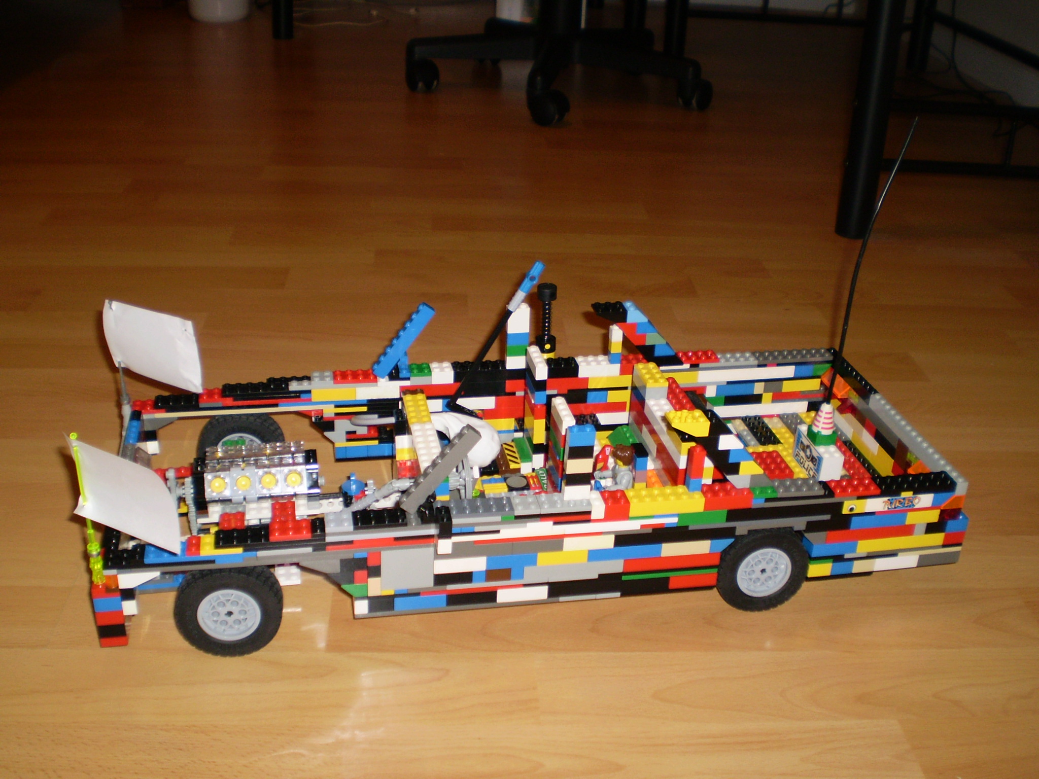 picture_004.jpg