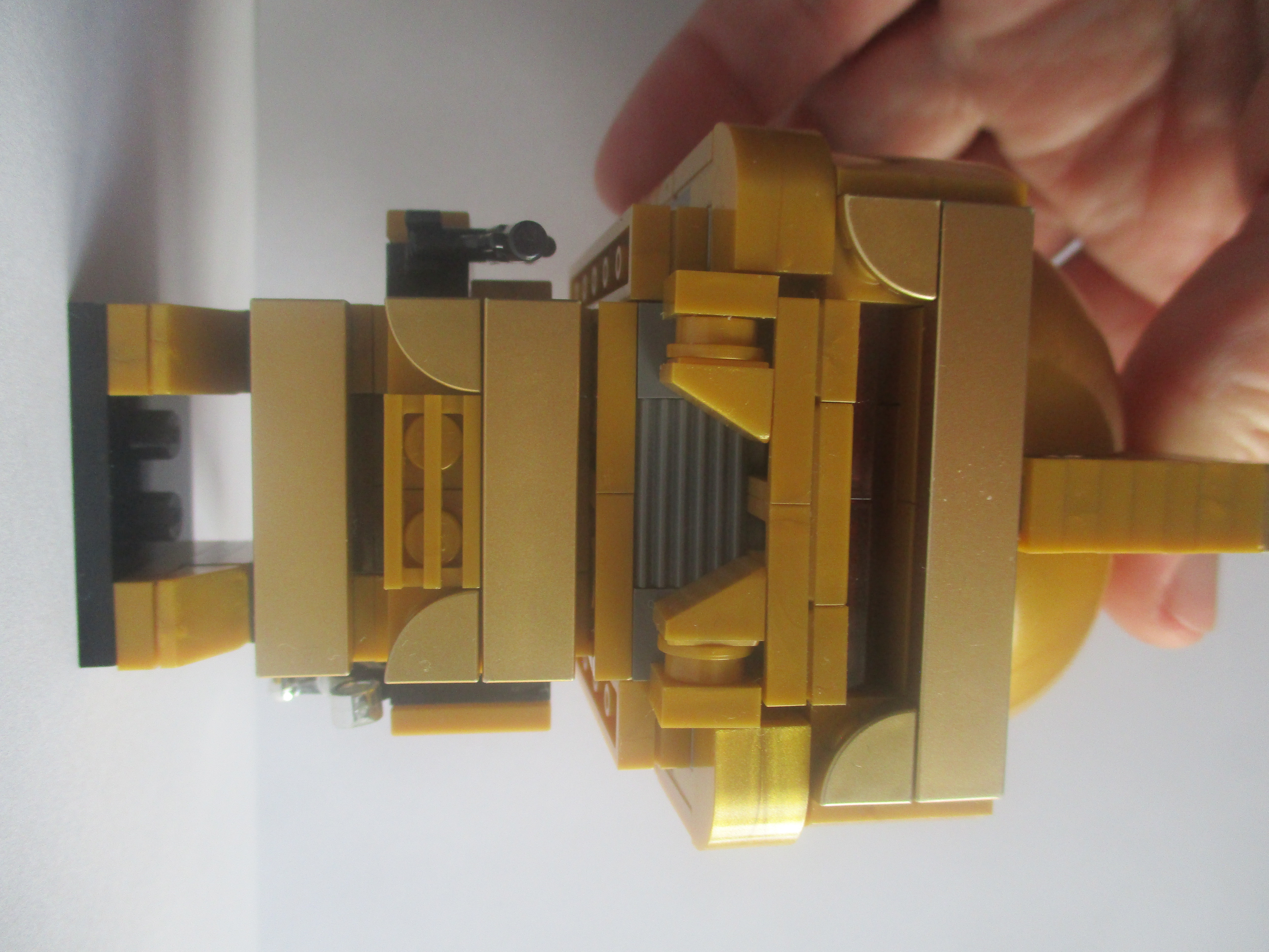 cyloncenturiongold_bh_moc_09.jpg