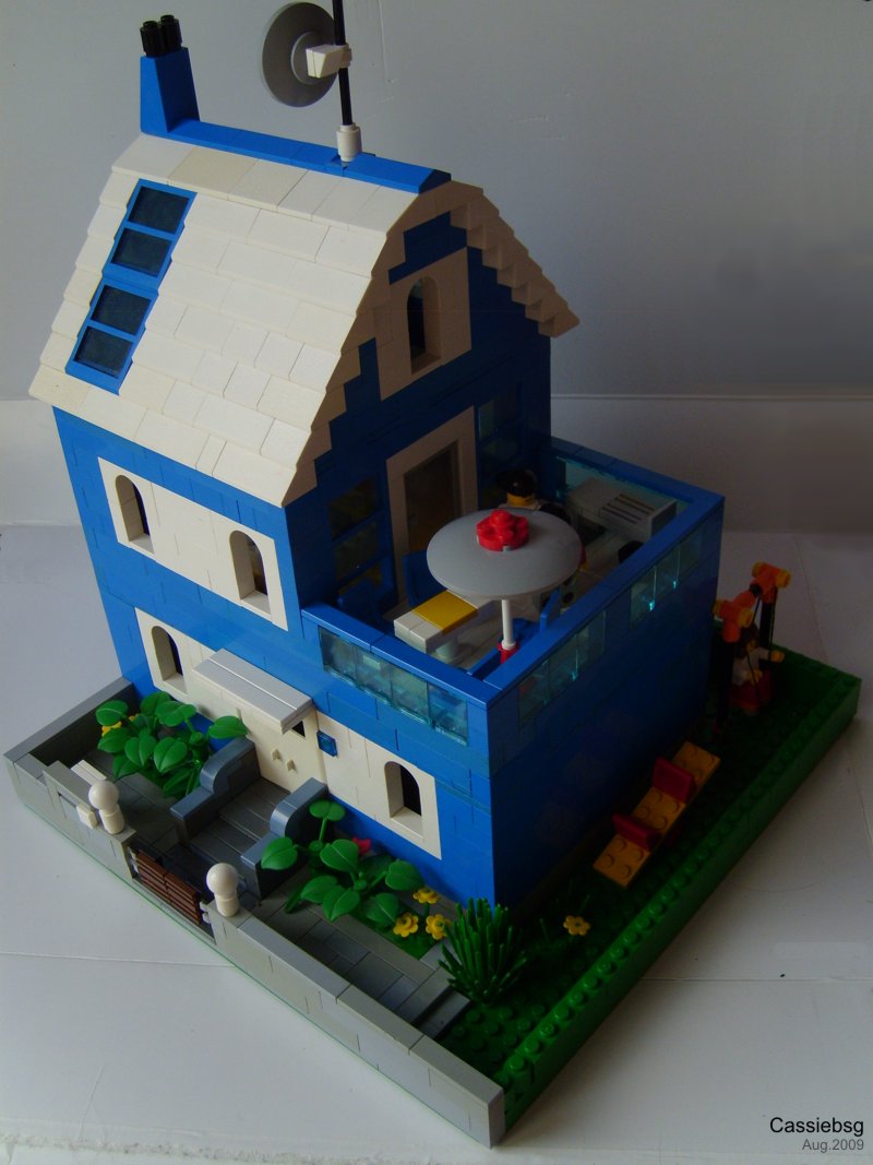 blueh_01_frontr.jpg