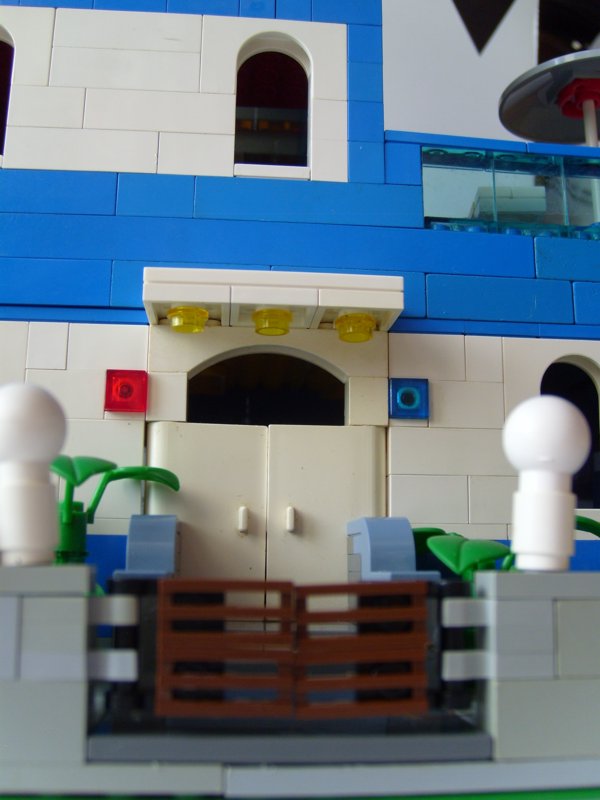blueh_06_gate.jpg