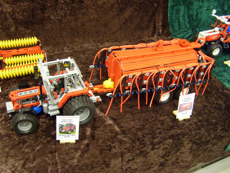 s7003483.jpg