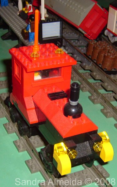 red_locomotive_2_-_top.jpg