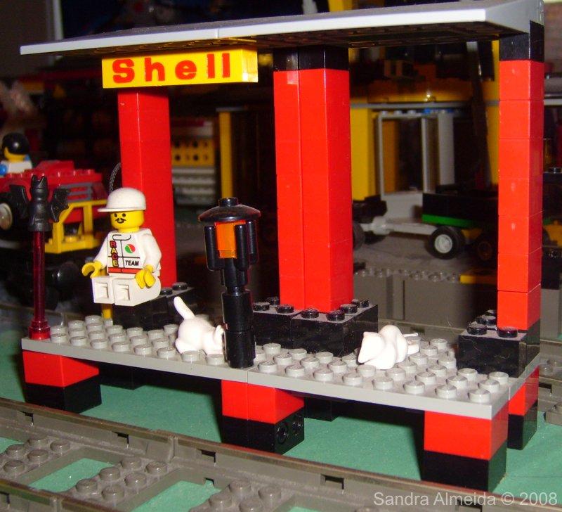 shell_02_front_r_open.jpg
