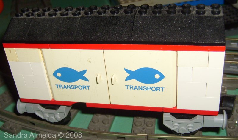 train_wagon_fish_transport_01.jpg