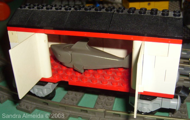 train_wagon_fish_transport_02.jpg
