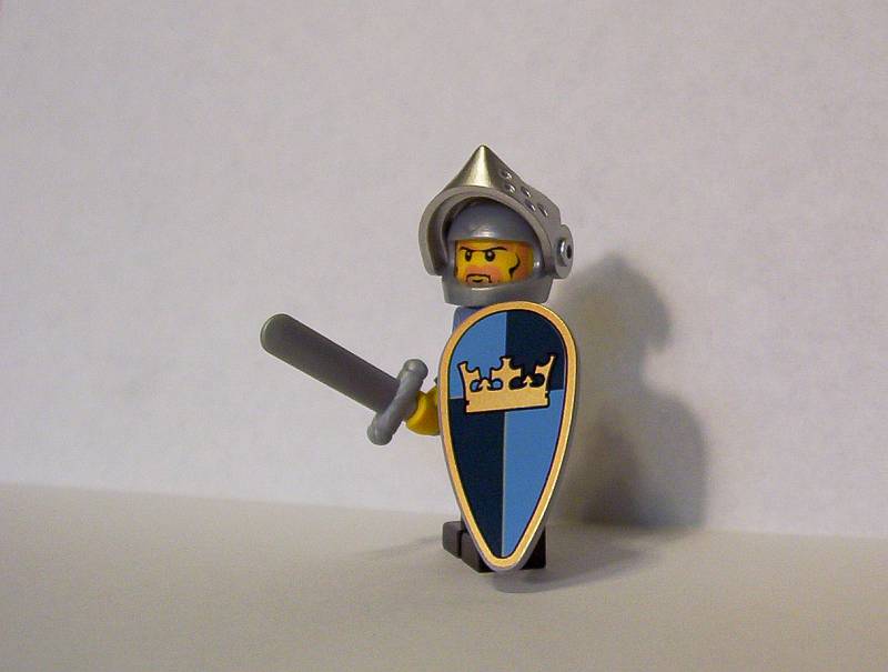 knightfig2.jpg