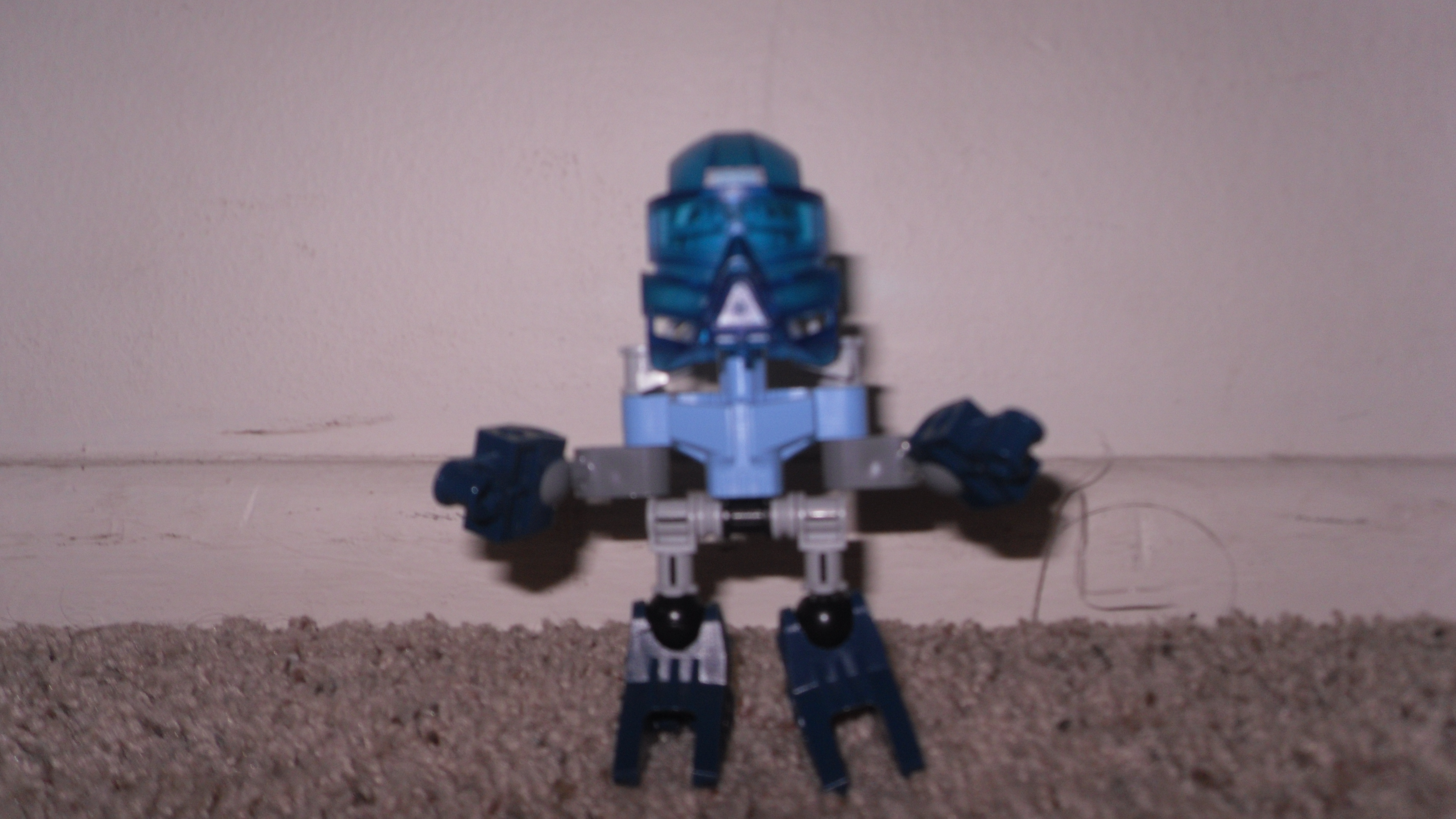 hahli_matoran_without_staff-front.jpg