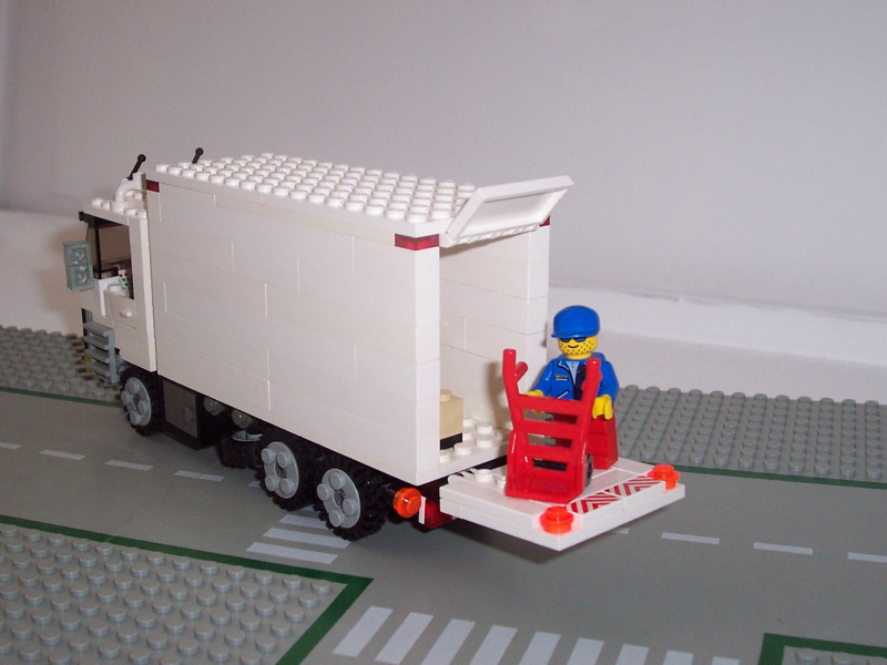 white_truck03.jpg