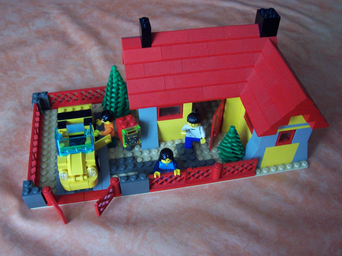 yellow_house1.jpg