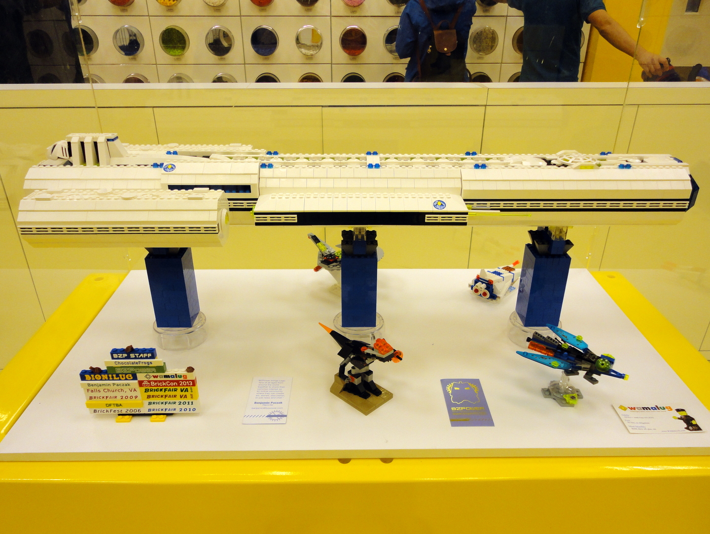 lego_store_ship-000.jpg
