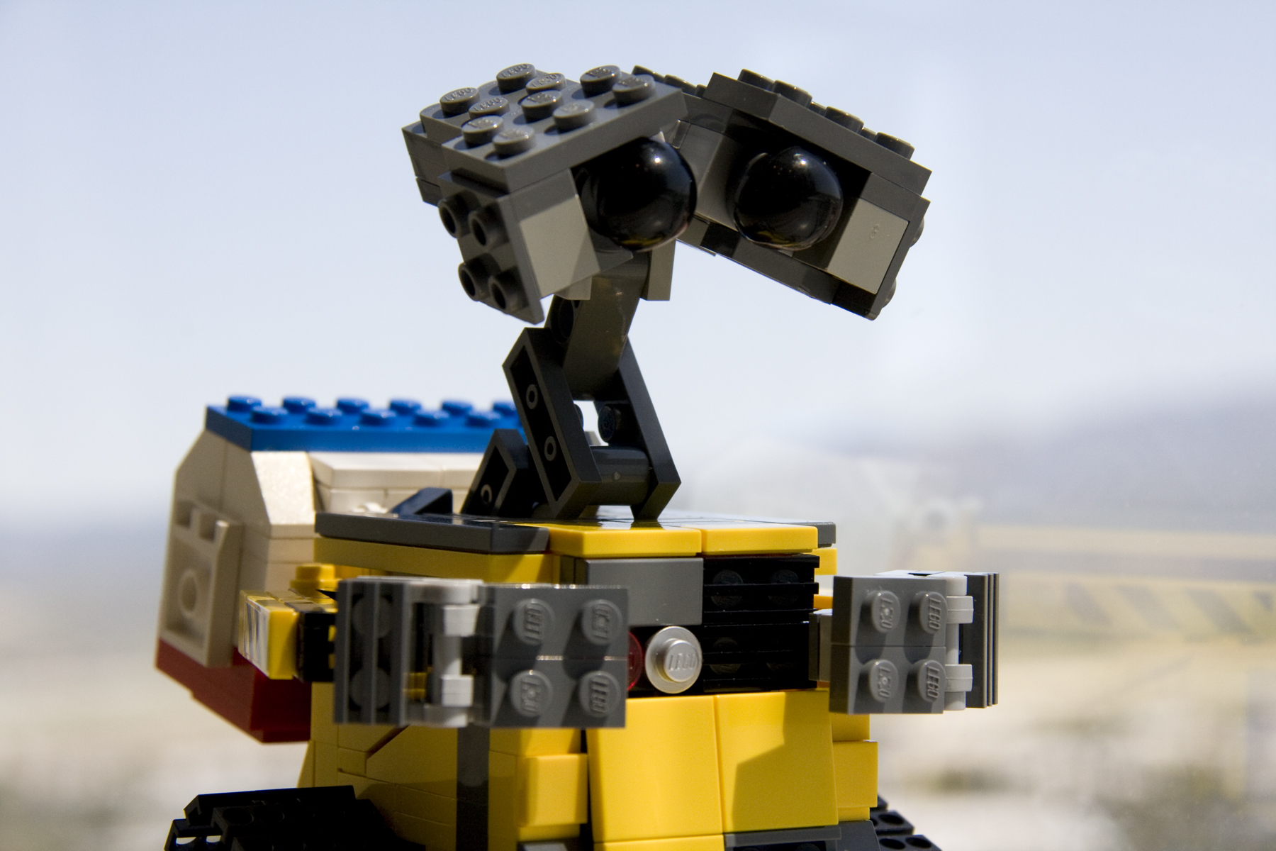 wall-e_action_closeup.jpg