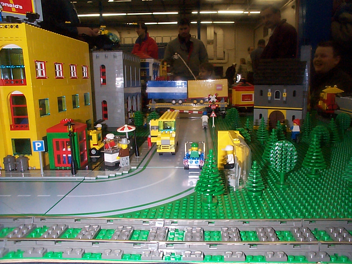 trains40.jpg