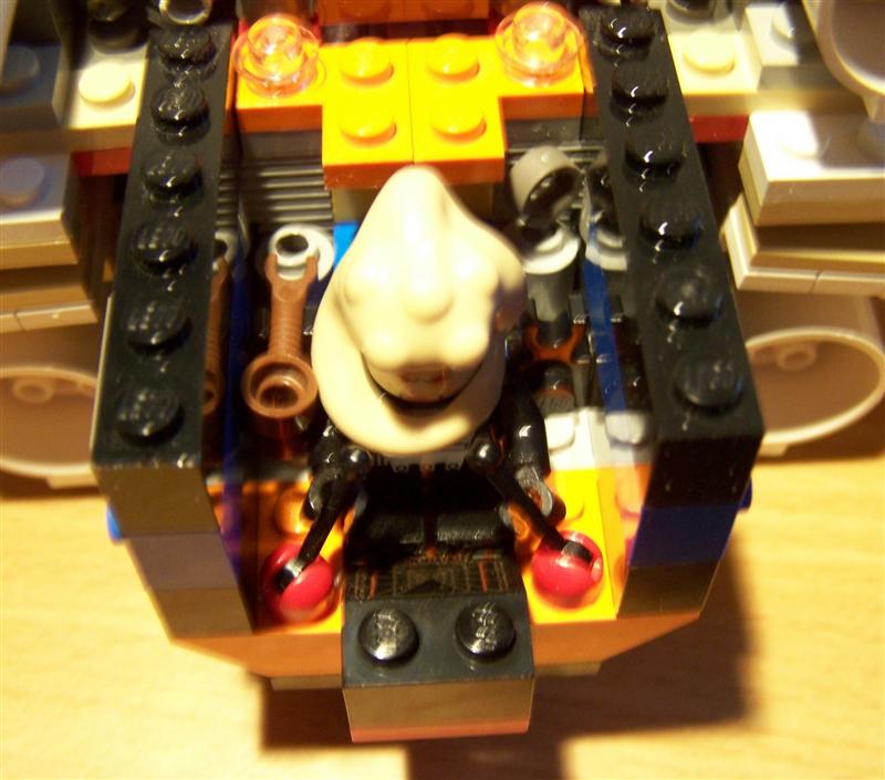 minifig_inside_.jpg