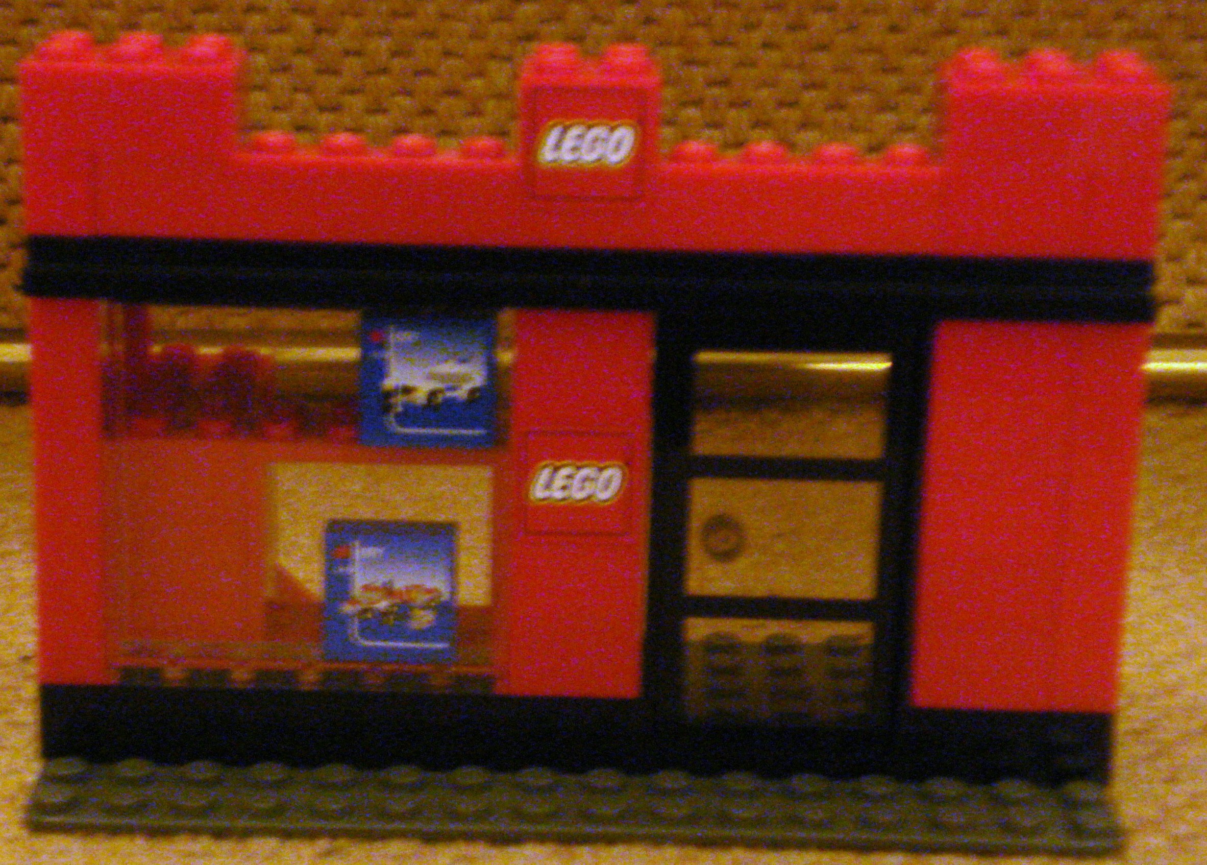 lego_shop_in_legoland.jpg