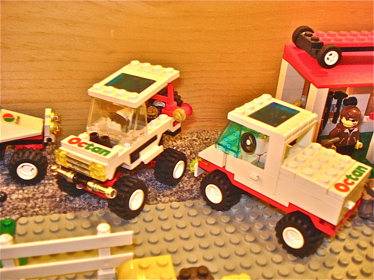 moc_4x4_11_trekker_ssx.jpg
