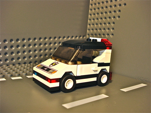 moc_pd_squad_car_01.jpg