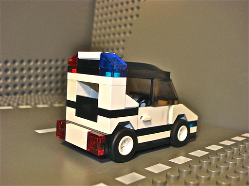 moc_pd_squad_car_02.jpg
