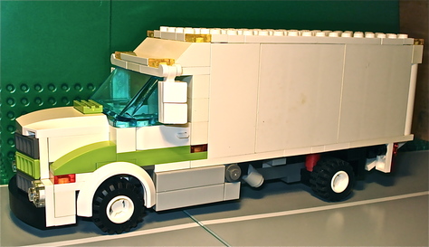 moc_titan_box_van_01.jpg