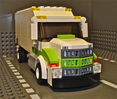moc_titan_box_van_07.jpg