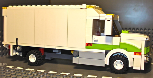 moc_titan_box_van_08.jpg