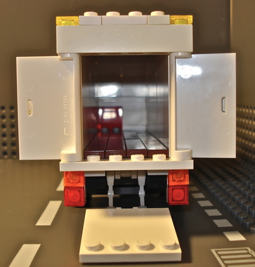 moc_titan_box_van_10.jpg
