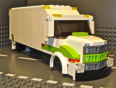 moc_titan_box_van_16_body.jpg