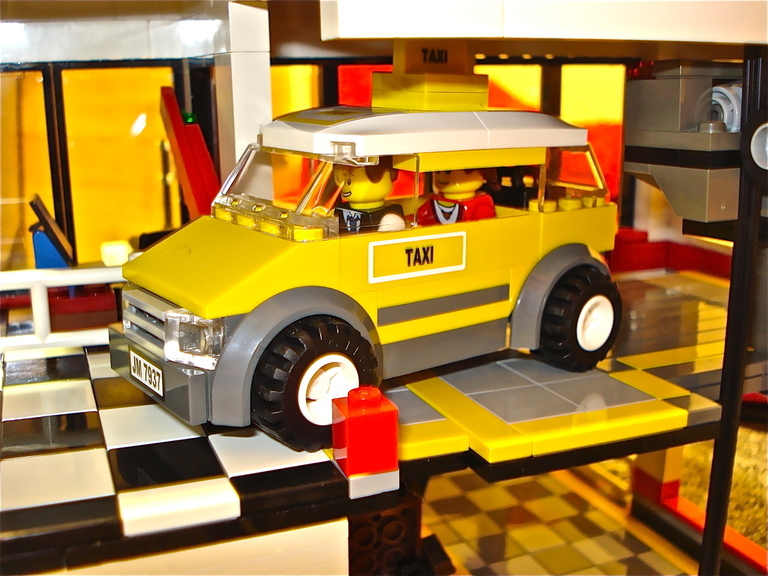 moc_prestige_auto_30_lift.jpg