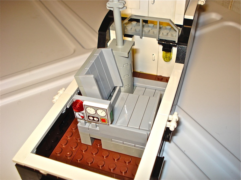 moc_fishing_trawler_10_stern.jpg