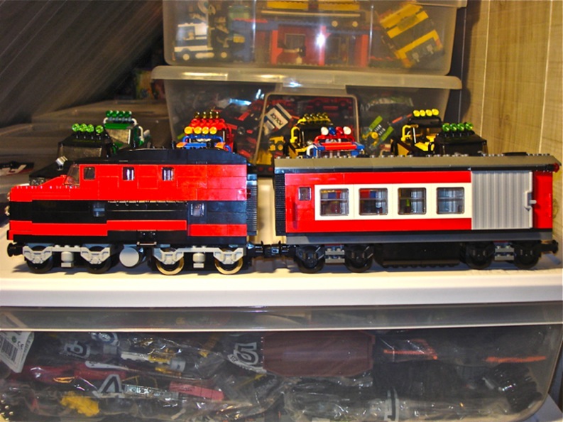 moc_red_jacket_passenger_diesel_2.jpg