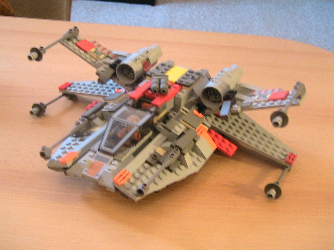 ax-wing01.jpg
