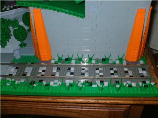 ballast_by_curved_roof.jpg