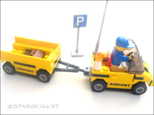 airport_2010_airstars_and_cargo_vehicle.png