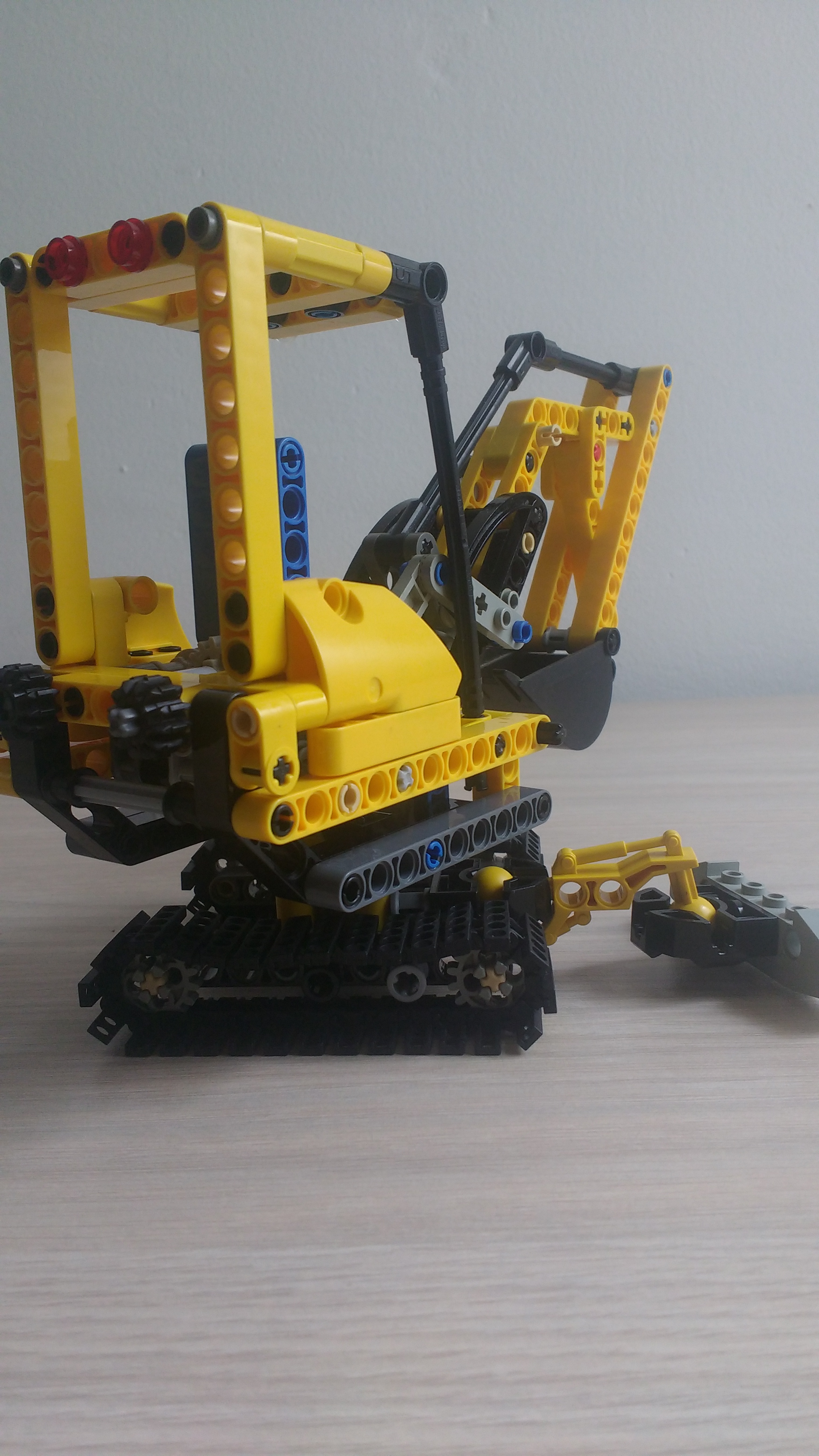 excavator_3.jpg