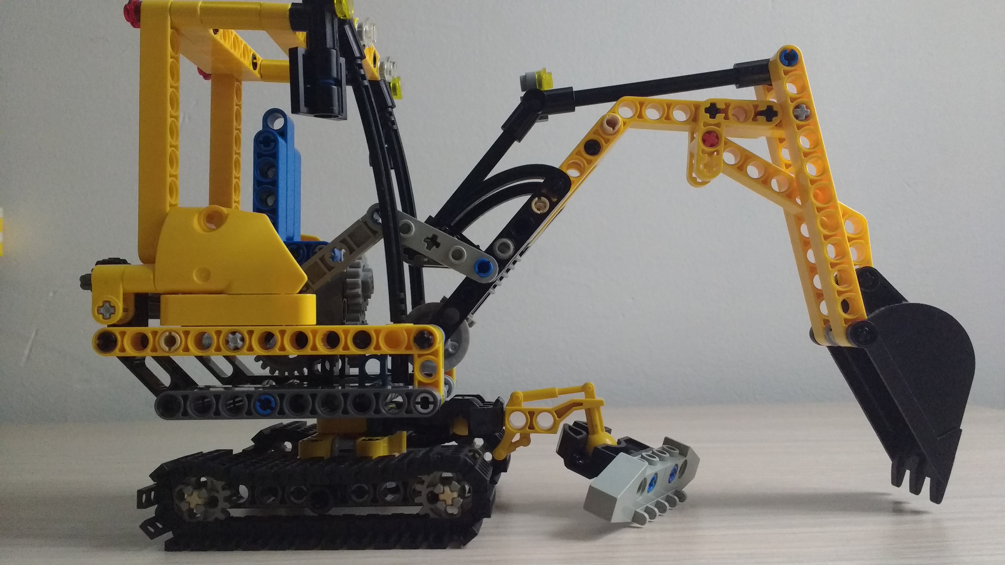 excavator_5.jpg