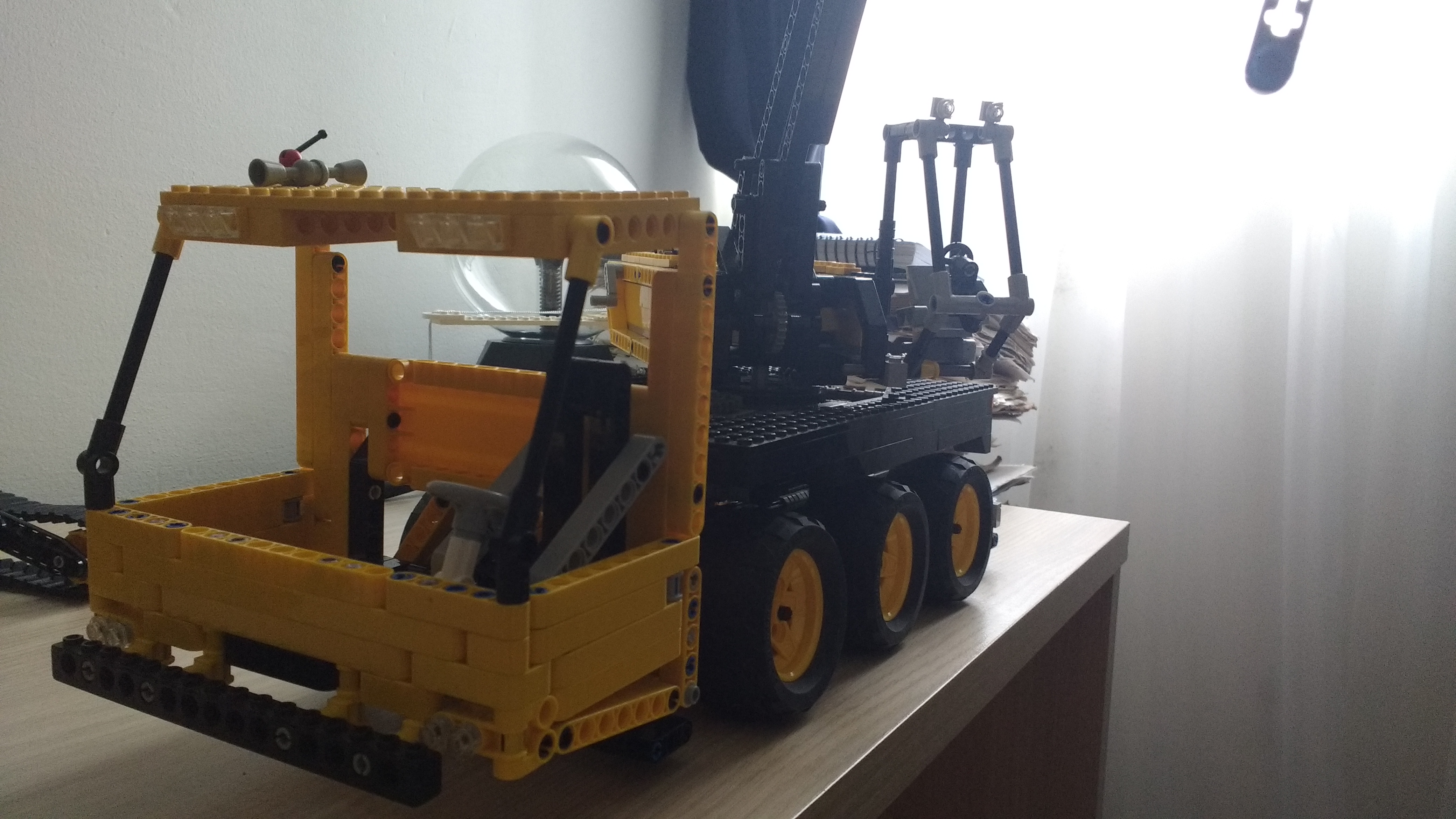 crane_992_machinery.jpg