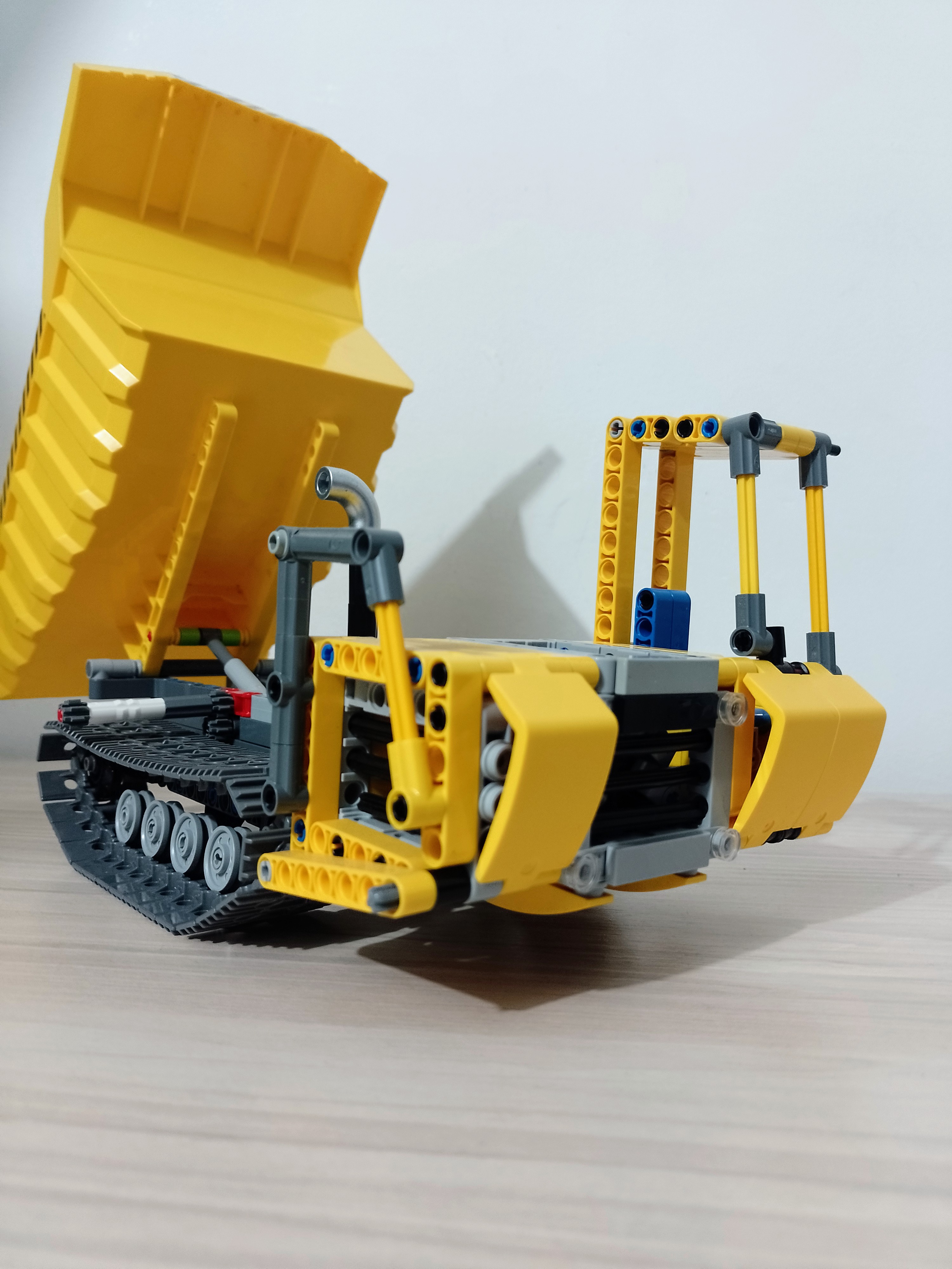 crawler_dumper_1.jpg
