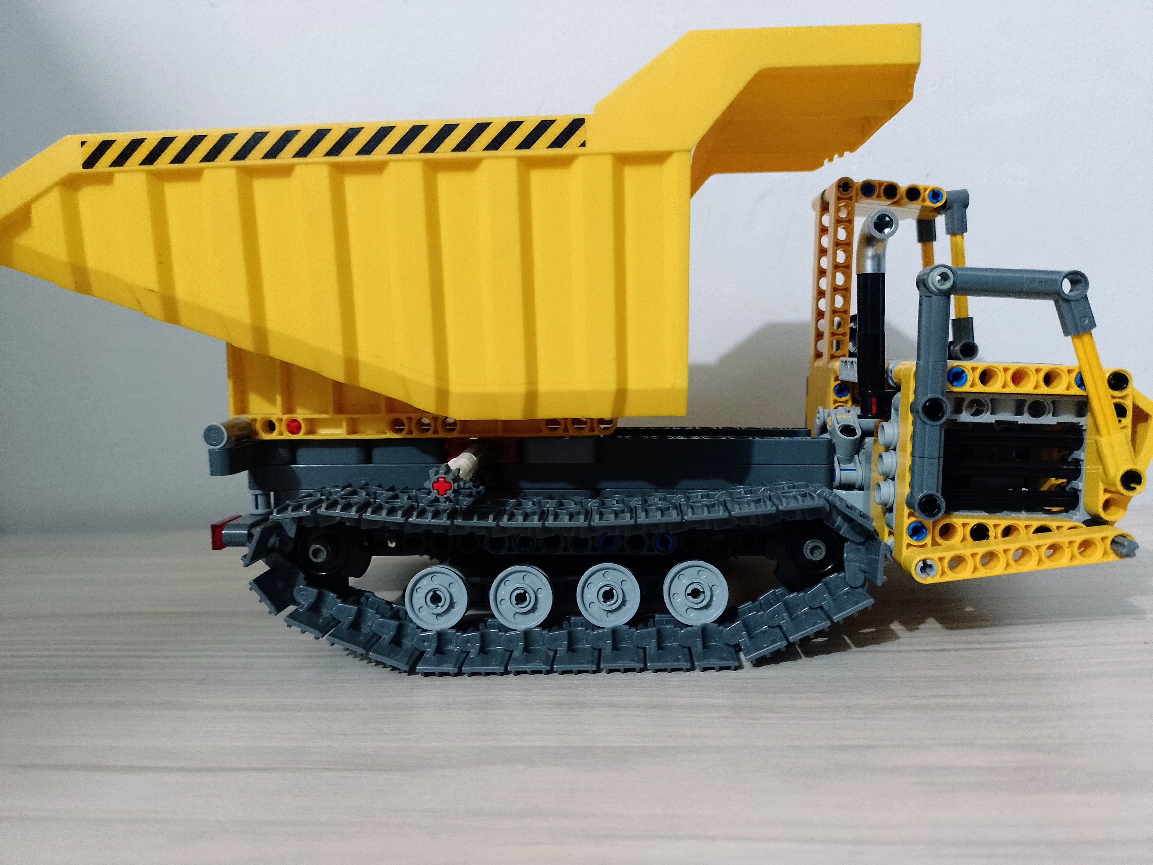 crawler_dumper_2.jpg