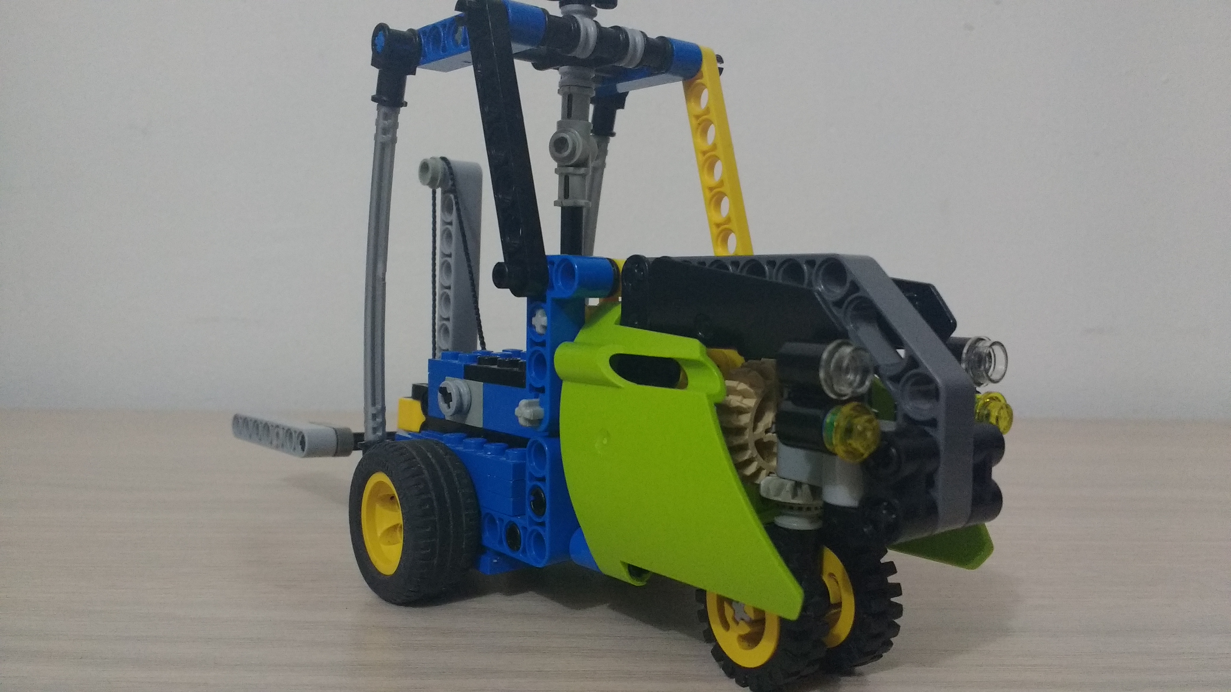 forklift_3.jpg