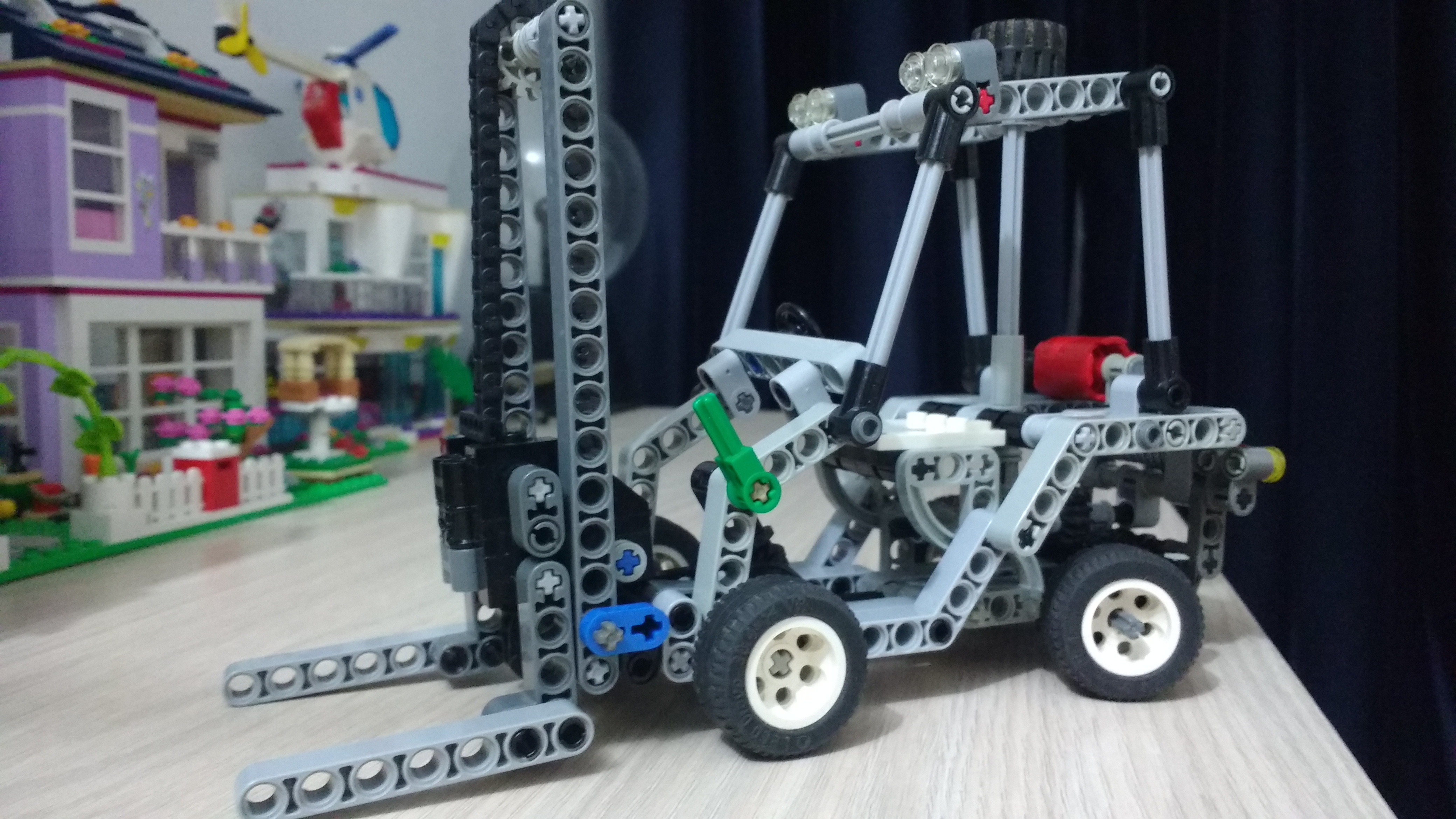 forklift_2.jpg