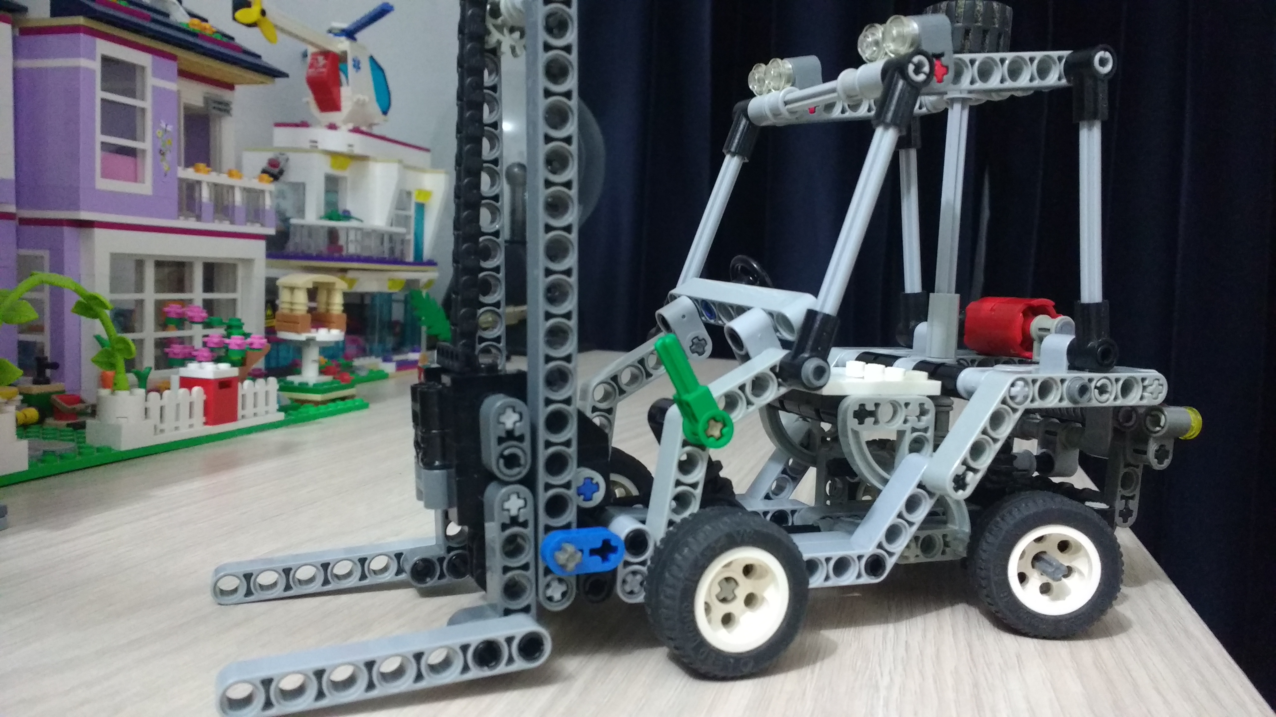 forklift_3.jpg