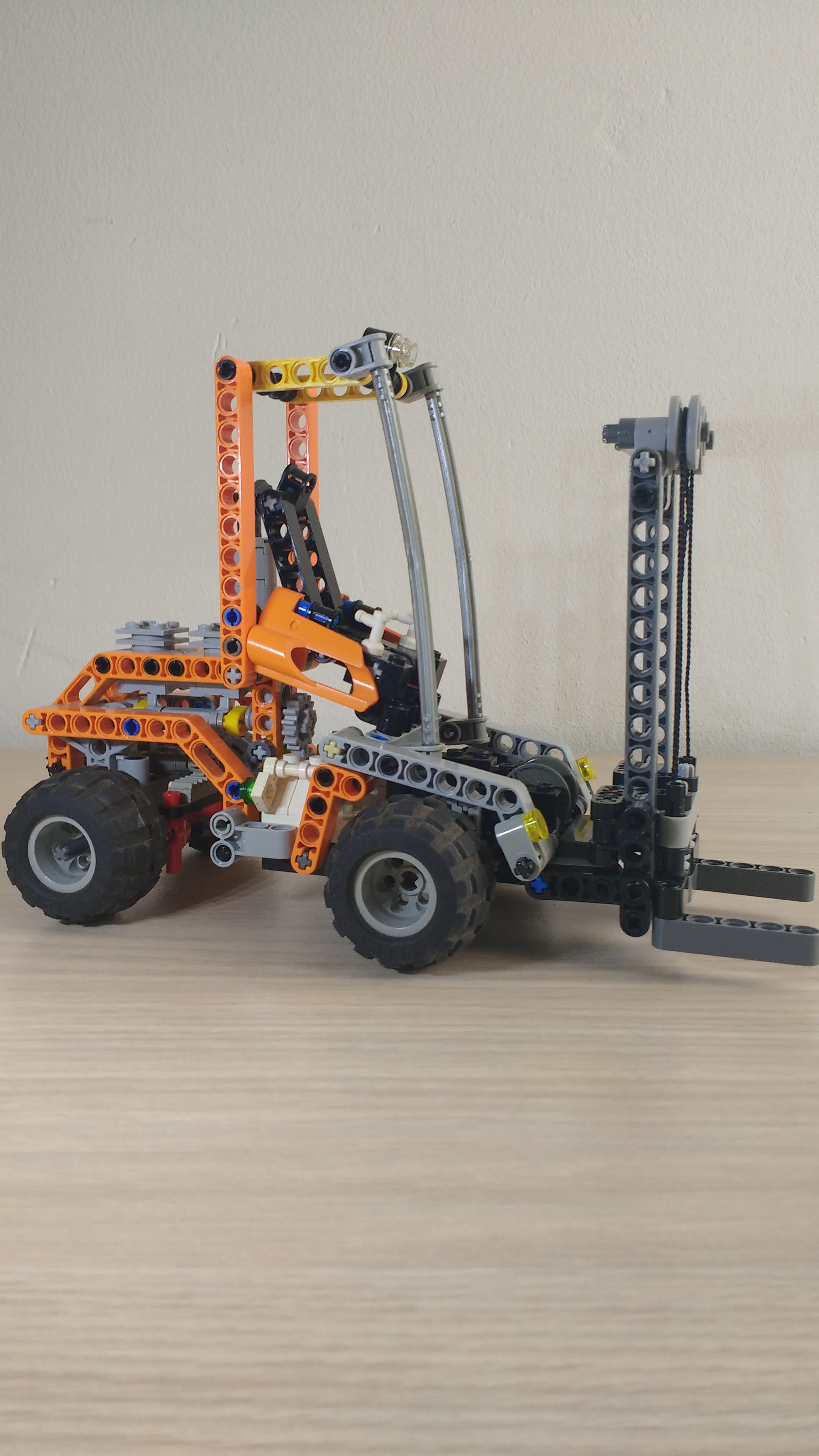 forklift_3.jpg