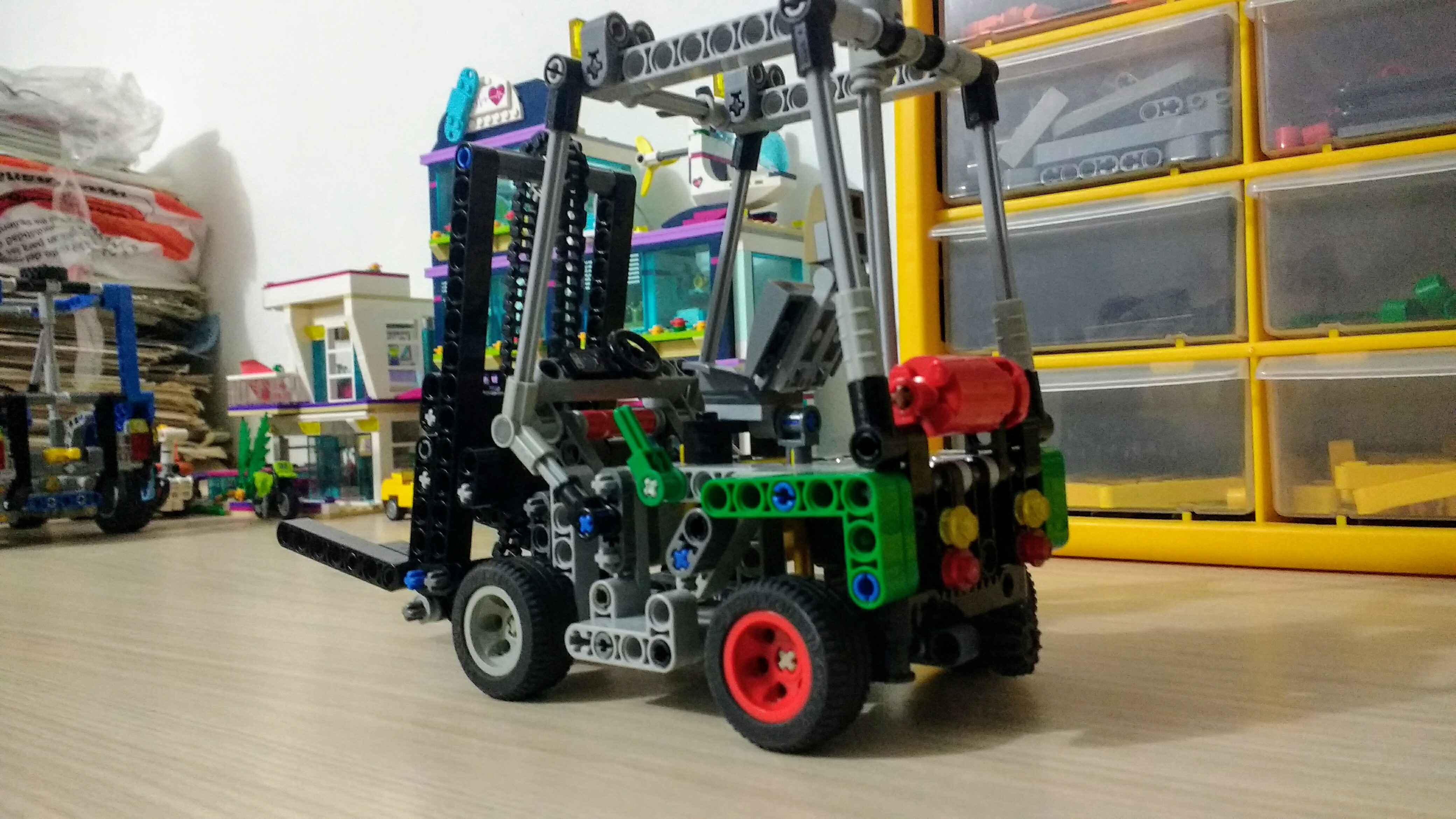 forklift_3.jpg
