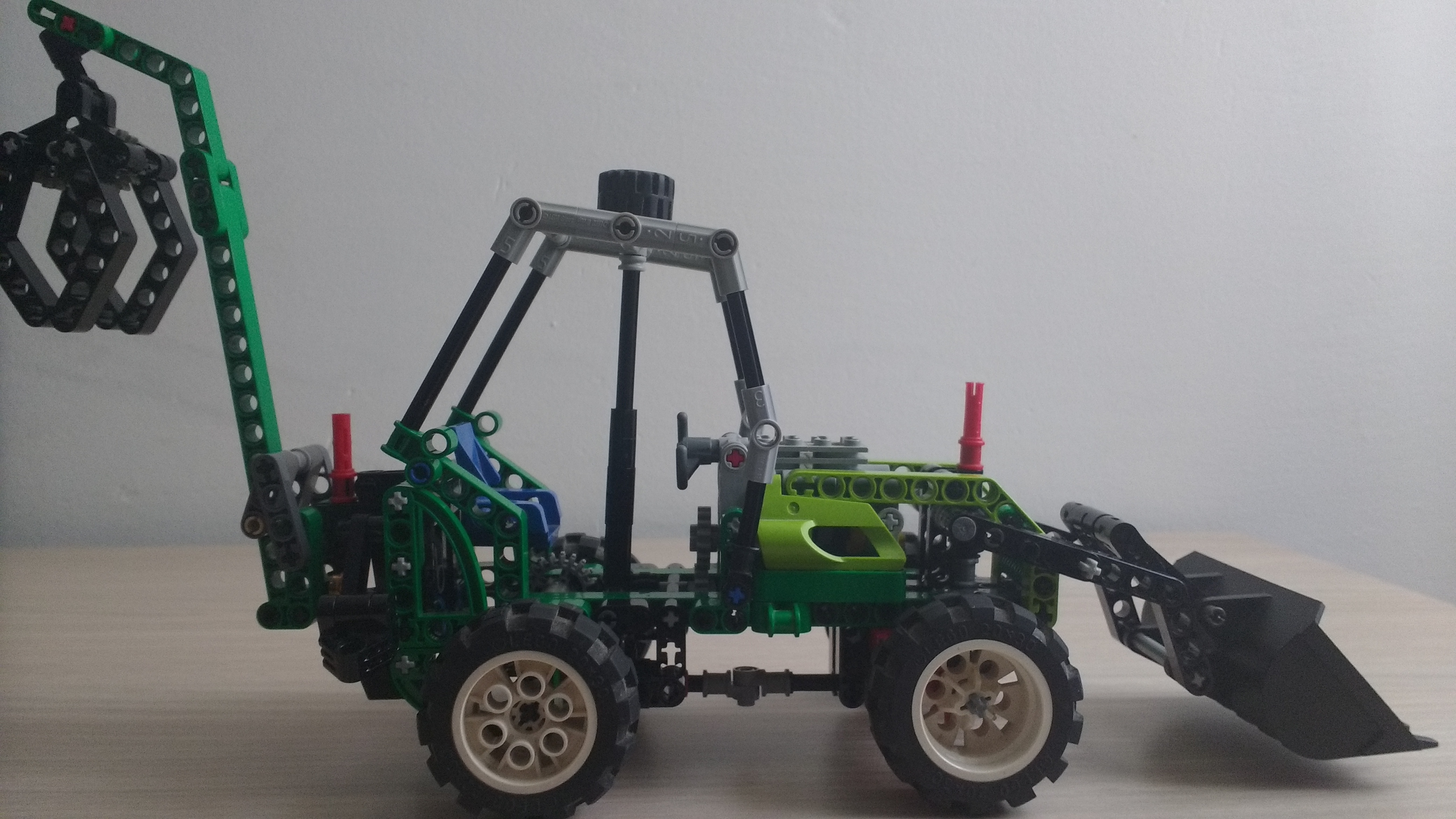 tractor_1.jpg